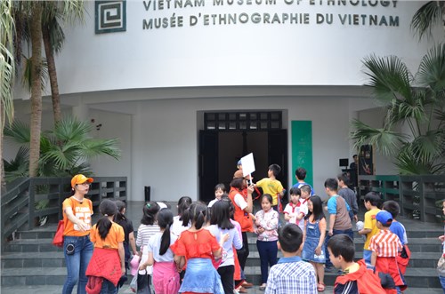 Nâng tầm nhìn truyền thống Việt - Khối 1,2,3 tham quan Bảo tàng Dân tộc học và xem phim 3D